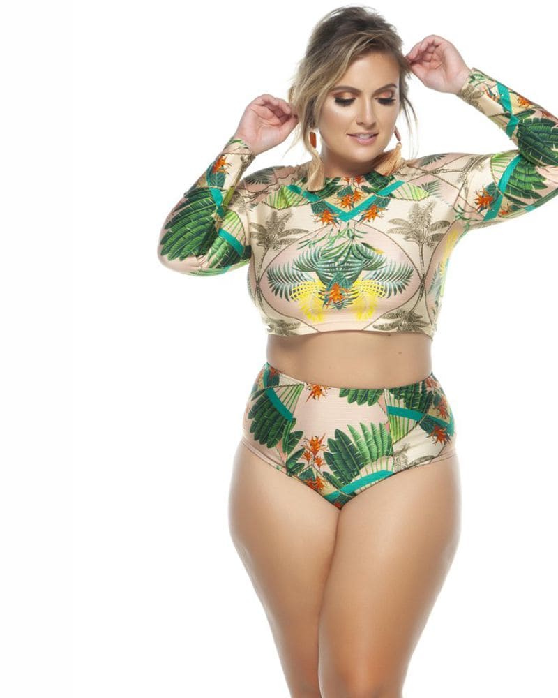 Front of a model wearing a size 18 Long Sleeve Crop Top in Oasis by Lehona. | dia_product_style_image_id:267408